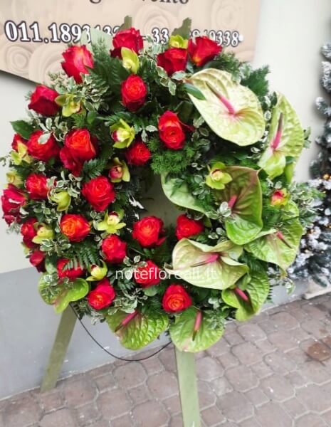 Corona funebre con tipo fiori da concordare